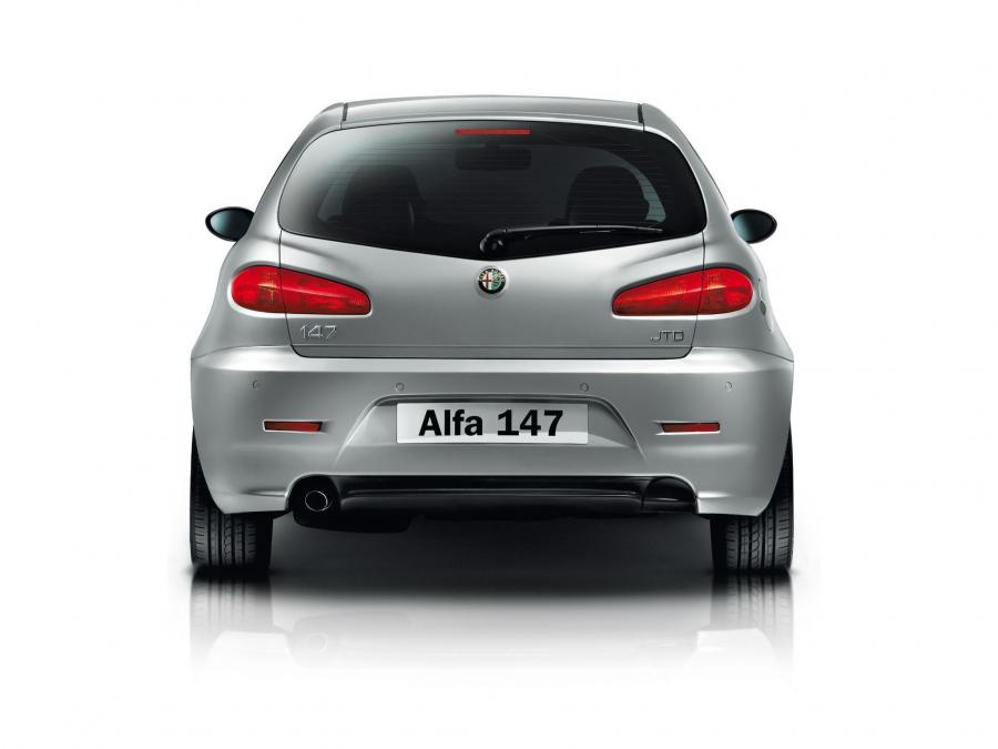  Alfa Romeo 147 5-Door (937B) 2004 года  (фото 15 из 19)